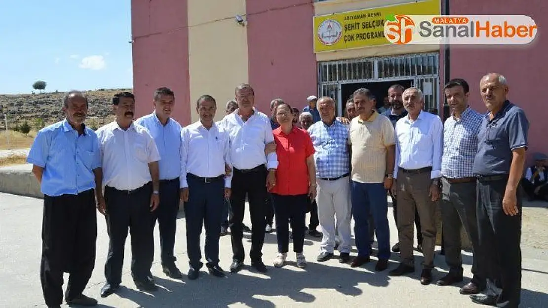 Milletvekilleri sandıkları gezdi