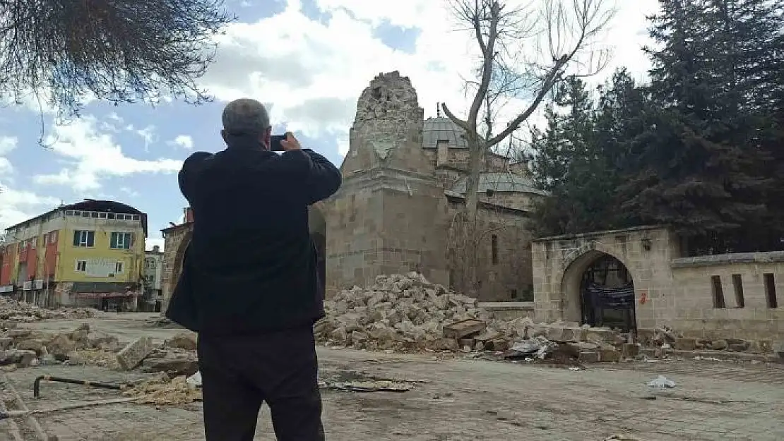 'Mimar Sinan´a ilham veren 700 yıllık tarihi cami enkaza döndü'