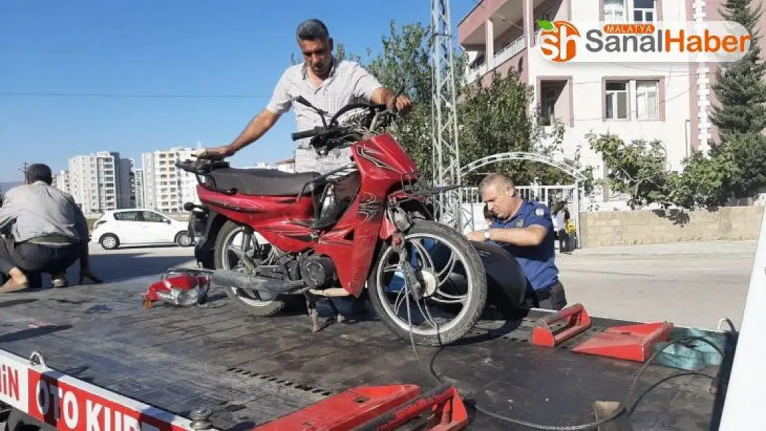 Minibüs ile motosiklet çarpıştı: 1 yaralı