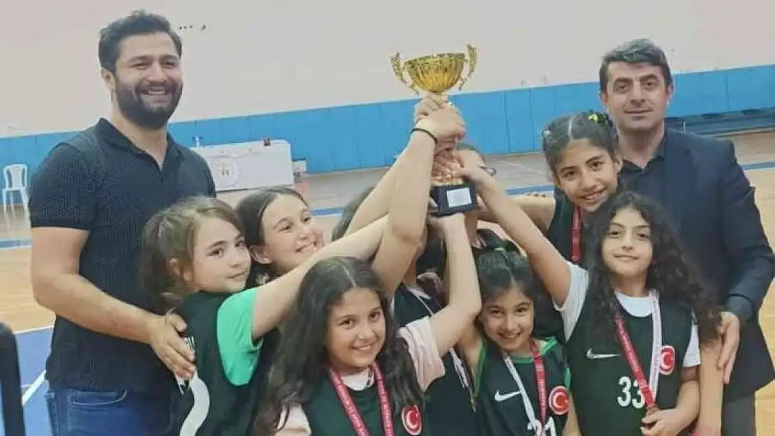 'Minik basketbolcuların gözü yükseklerde'