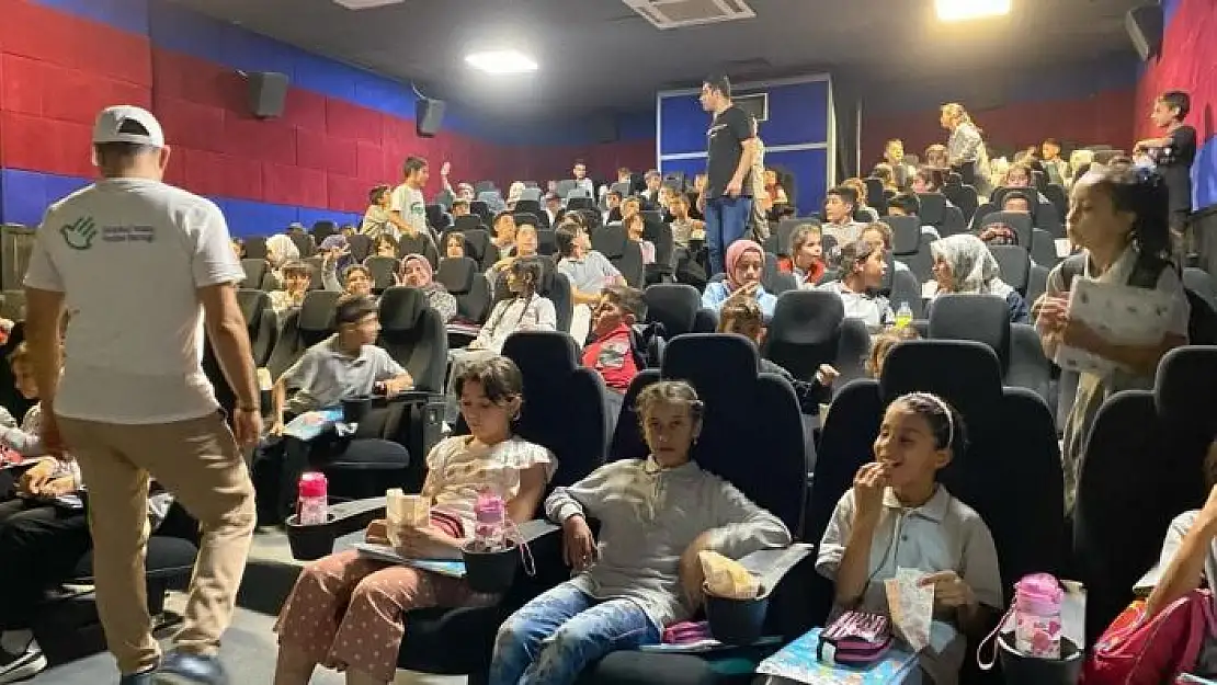 'Minik öğrenciler sinema etkinliğinde bir araya geldi'