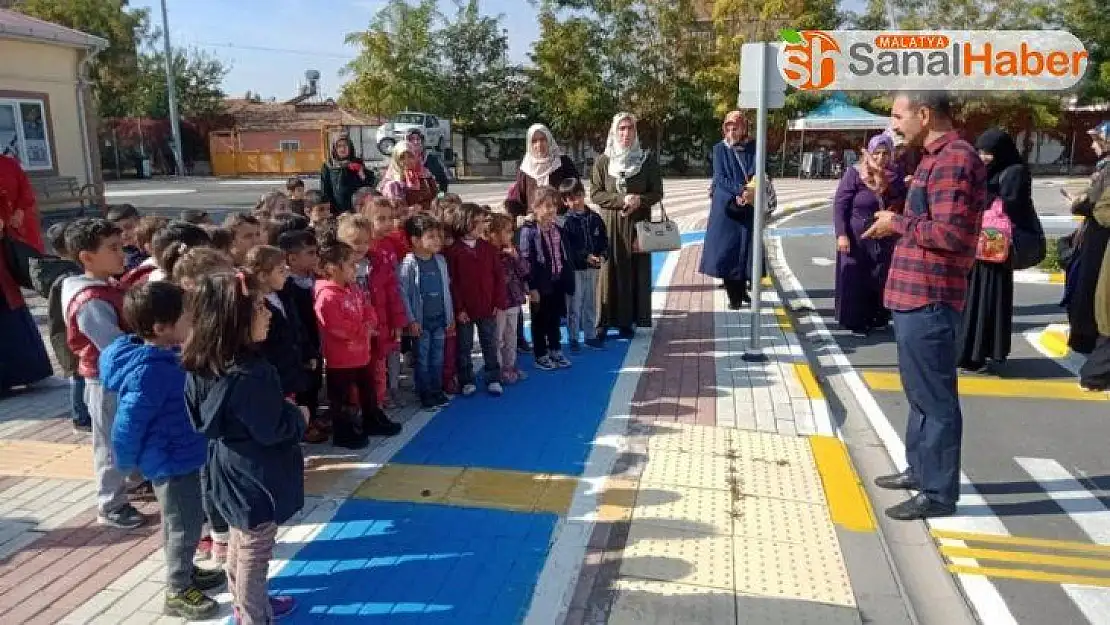 Minikler Trafik Eğitim Parkını gezdi