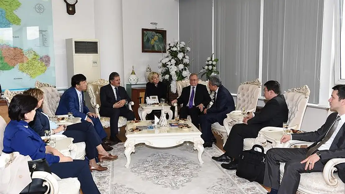 BÜYÜKELÇİLERDEN BAŞKAN ÇAKIR´A ÖVGÜ 