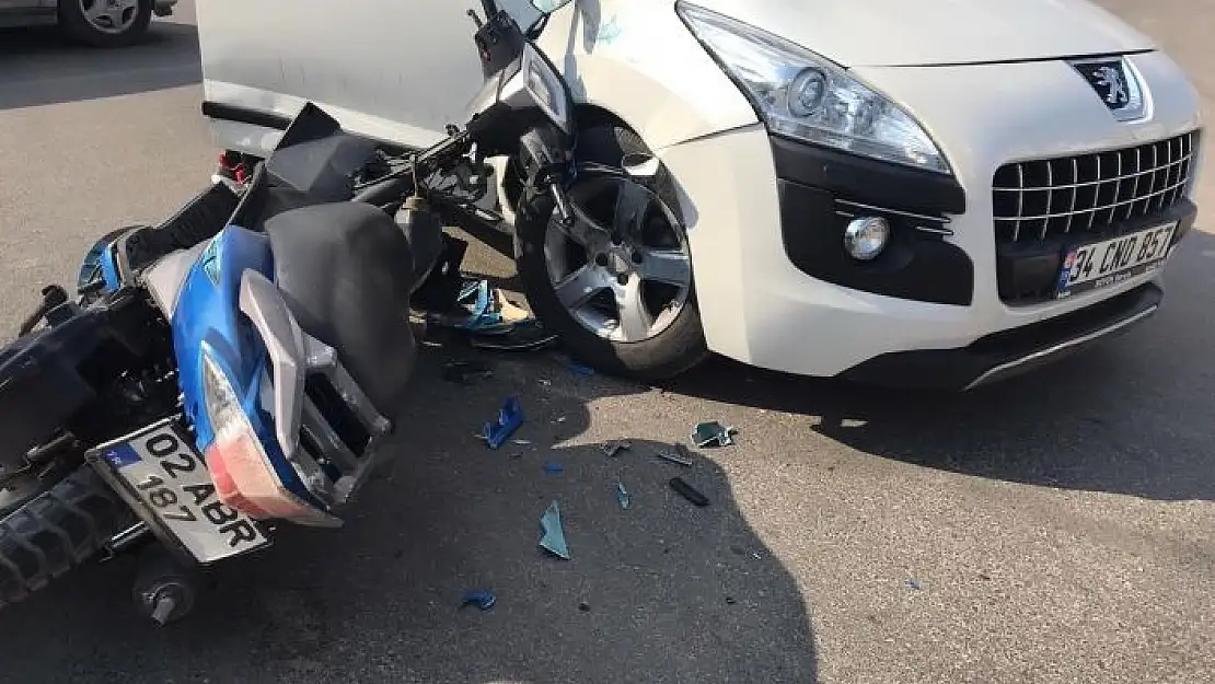 'Motosiklet ile otomobil çarpıştı: 1 yaralı'