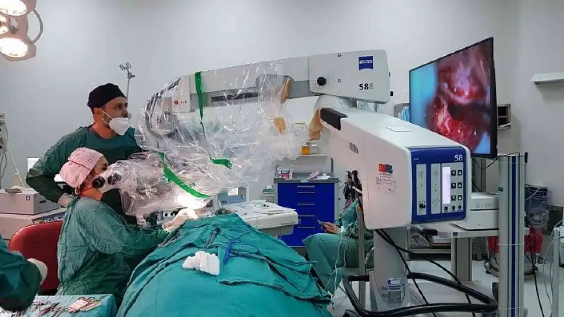 'MTÜ´de koklear implantasyon operasyonu sevinci'
