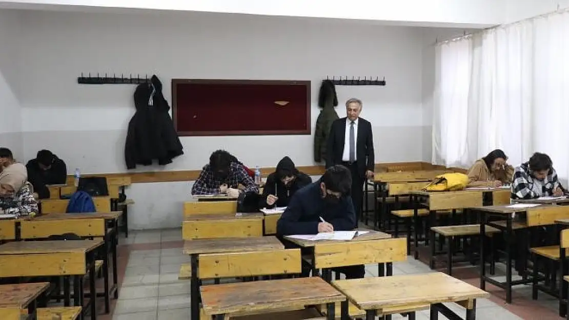 'Müdür Gönen, destekleme ve yetiştirme kurslarını inceledi'