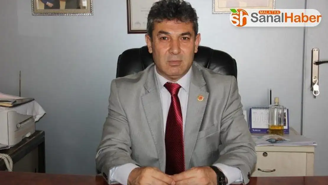 Muhtar, maaşının yarısını bağışladı