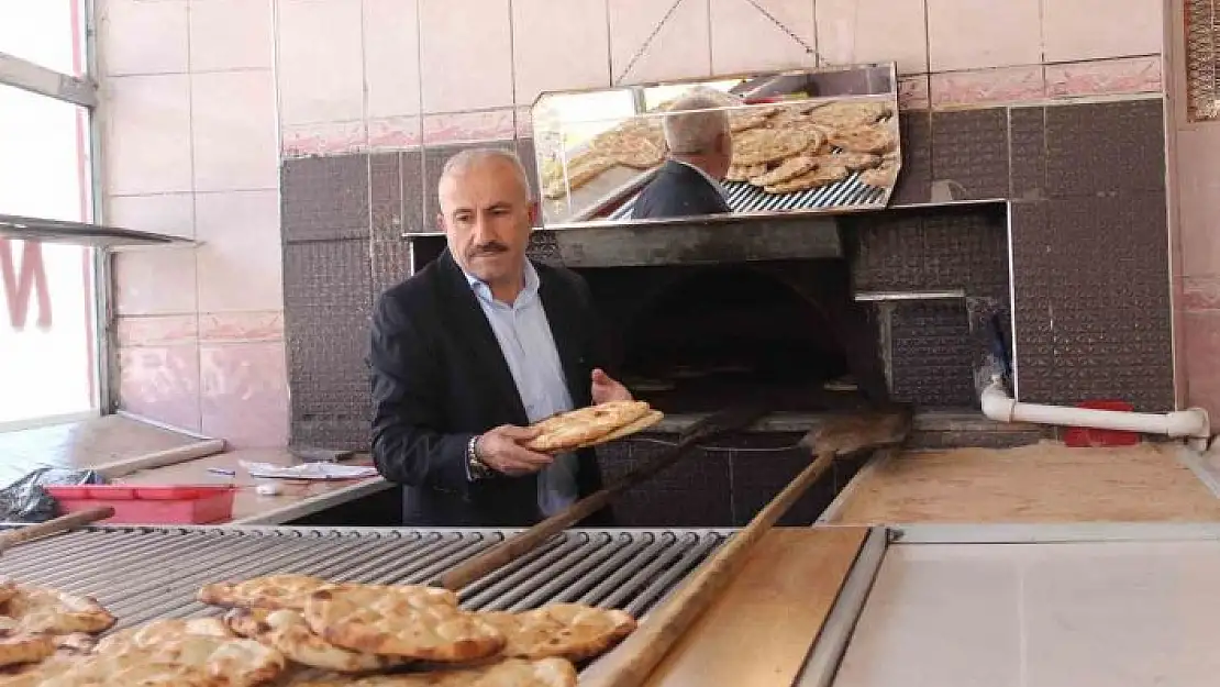 'Muhtar olamadı kendini şiire verdi'