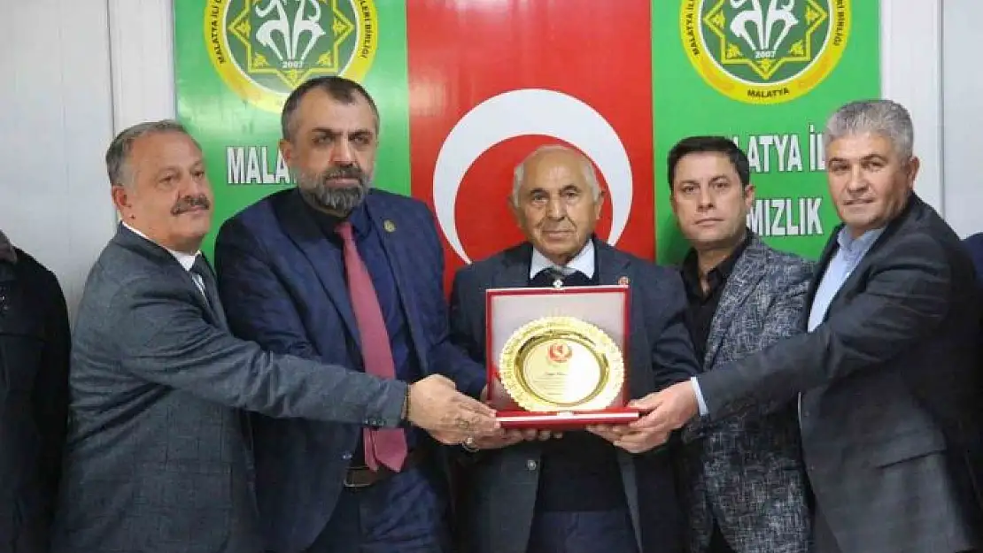 'Muhtarlardan tarıma yapılan hizmete plaketle teşekkür'