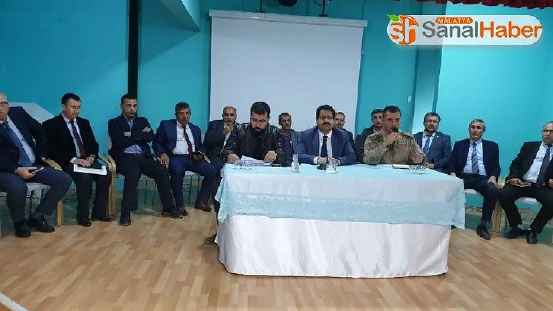 Muhtarlarla toplantı düzenlendi
