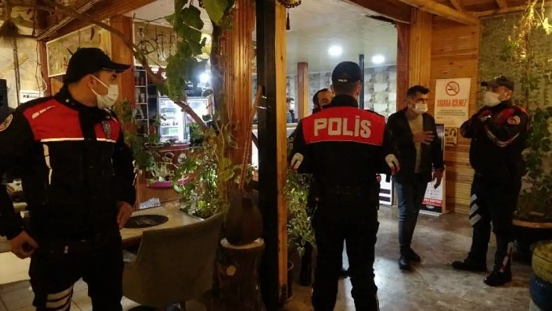 'Müşteri dolu kafeler tek tek boşaltıldı'