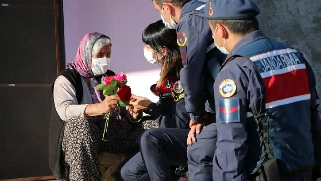 'Mutluluğun fotoğrafı, jandarma hem duygulandı, hem duygulandırdı'