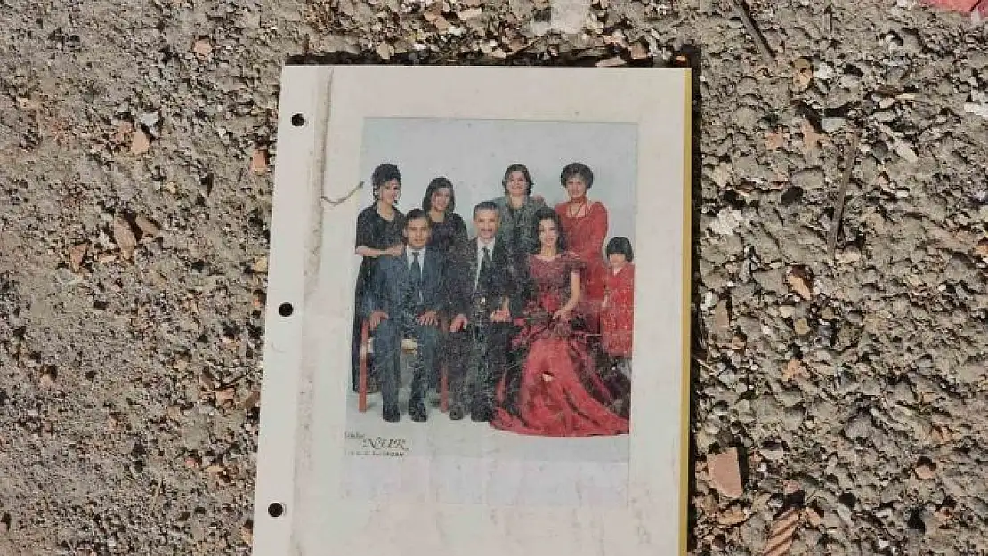'Mutluluklar fotoğraflarda, fotoğraflar enkazlarda kaldı'