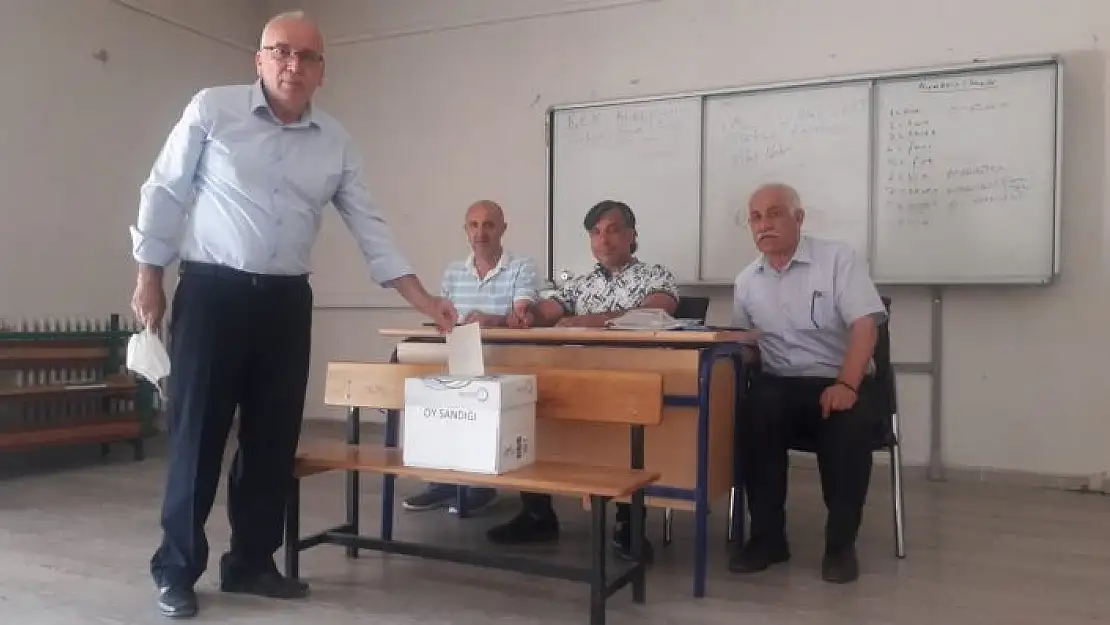 'Naif Dünek yeniden başkanlığa seçildi'