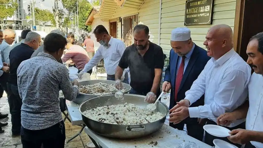 'Namaz sonrası pilav ve ayran ikramında bulunuldu'