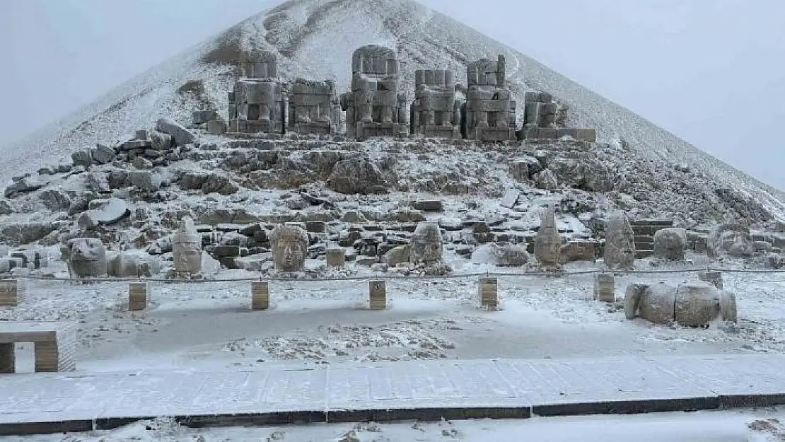 'Nemrut´a mevsimin ilk karı yağdı'