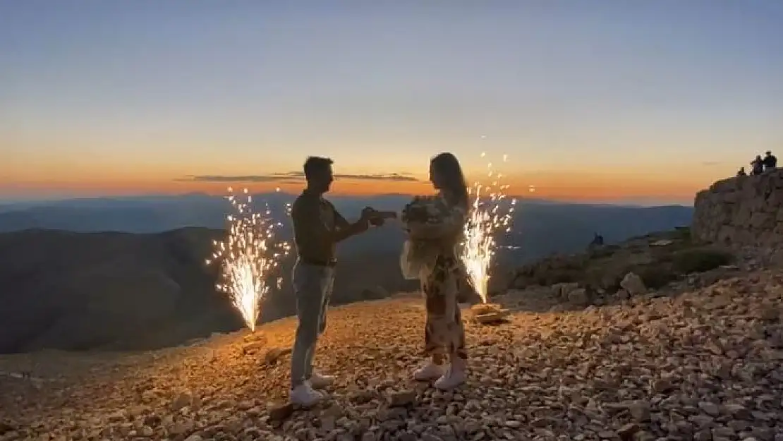 'Nemrut Dağı´nda evlenme teklifi'
