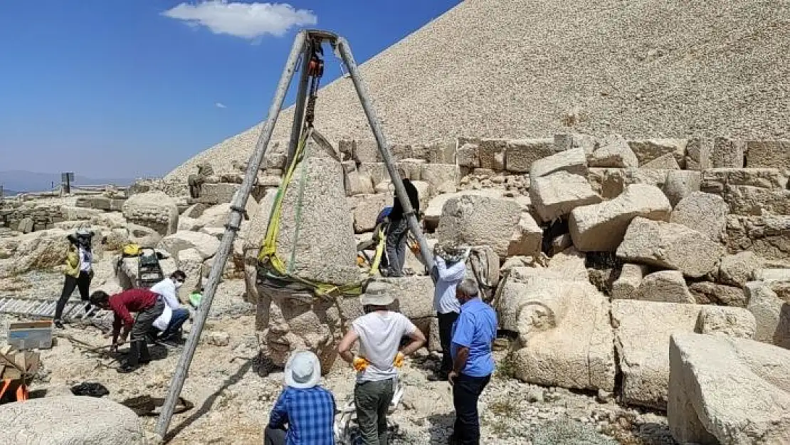 'Nemrut Dağı´ndaki 2 bin 60 yıllık heykel kurtarıldı'
