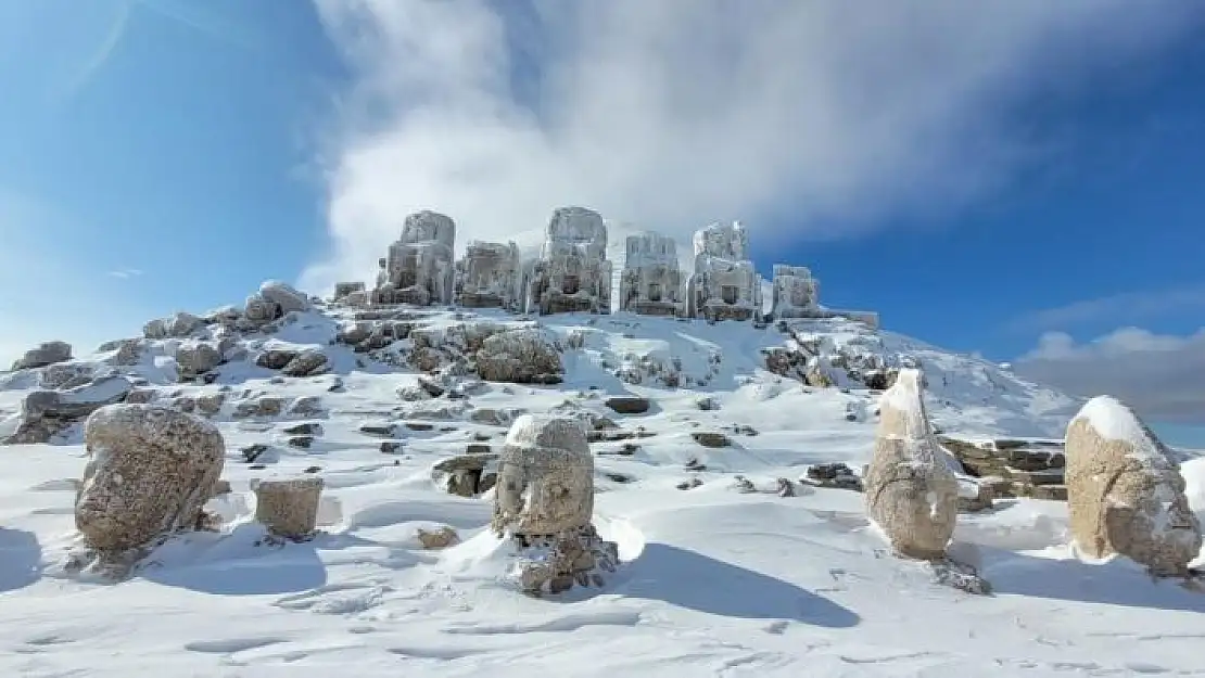 'Nemrut Dağı yeniden beyaza büründü'