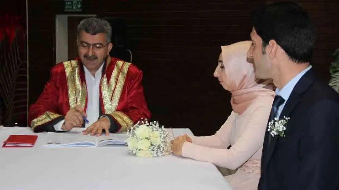 'Nikah dairelerinde 22.02.2022 yoğunluğu'