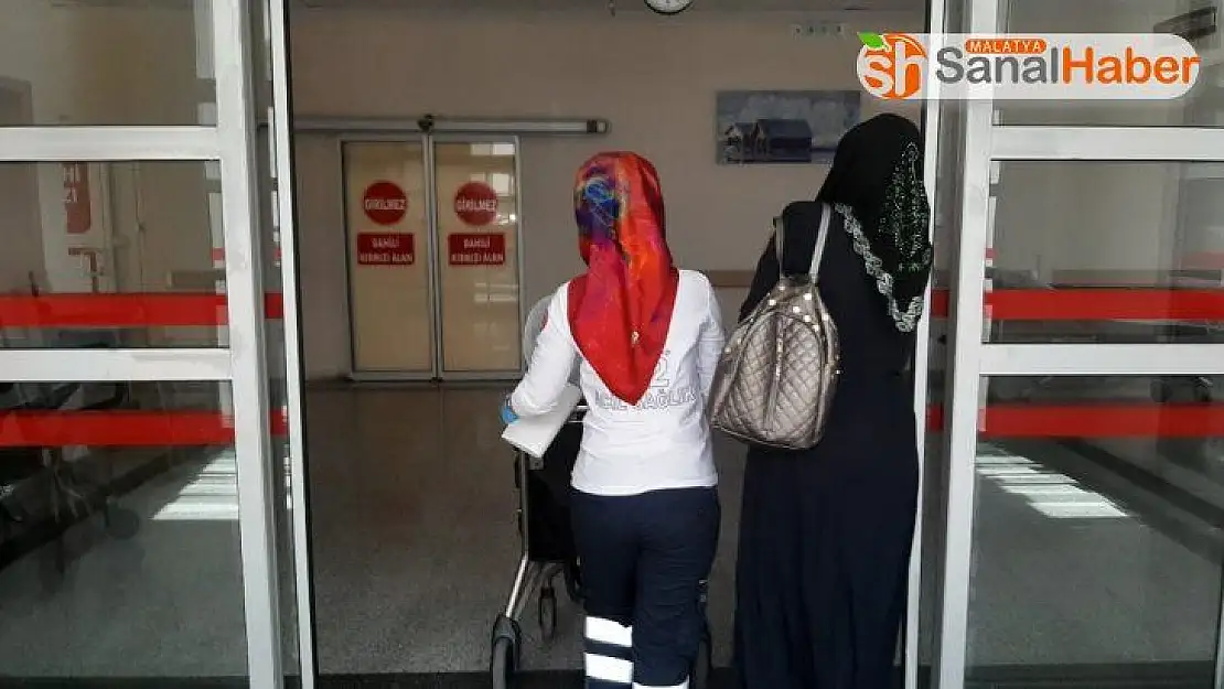 Oğlu tarafından darp edilen kadın hastanelik oldu