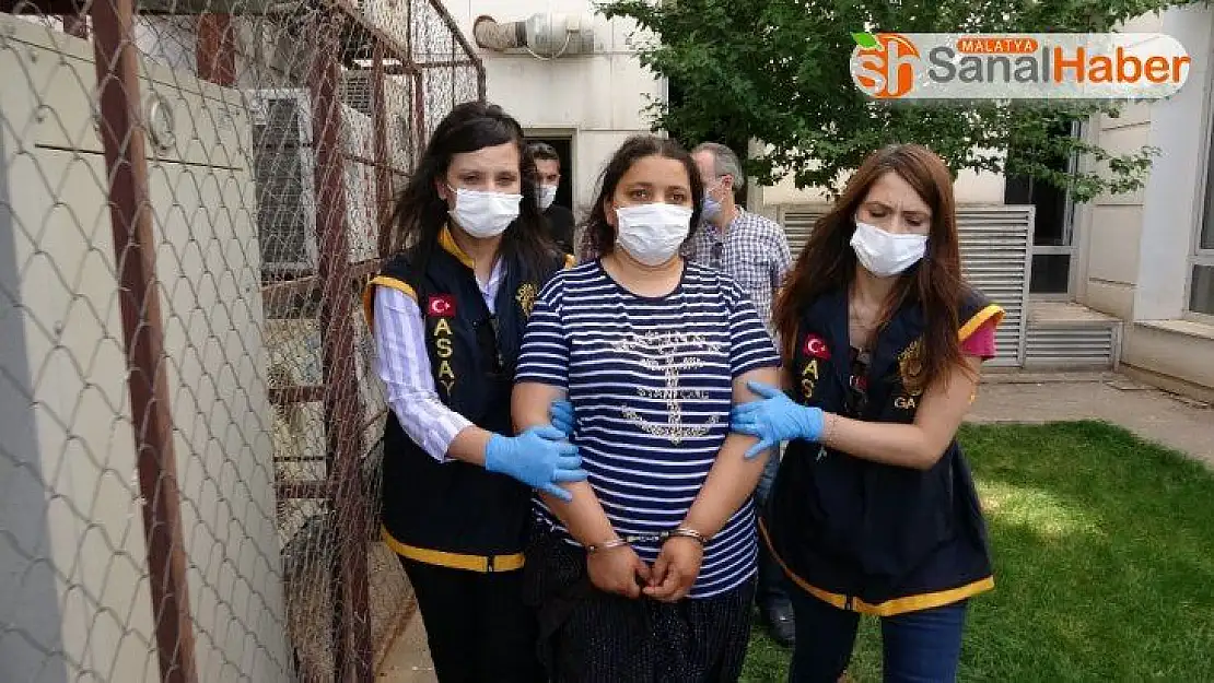 Oğlunu ve yengesini bıçaklayarak öldürdü