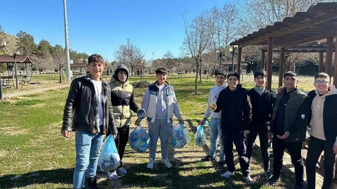 'Öğrenciler çevre temizliği yaptı'