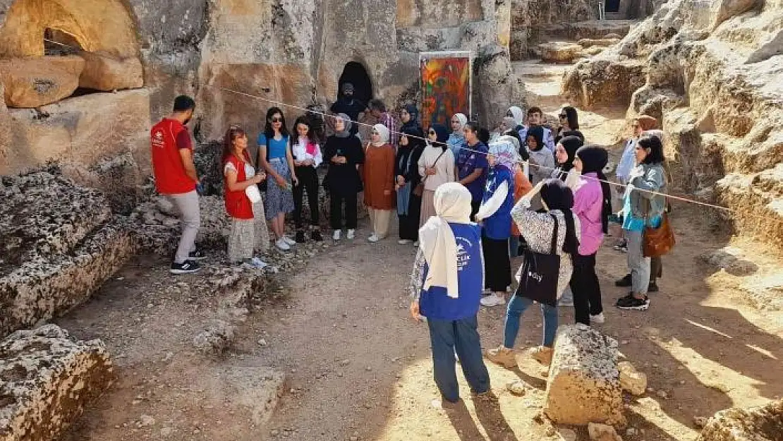 'Öğrenciler kentin tarihi ve kültürel güzelliklerini öğreniyor'