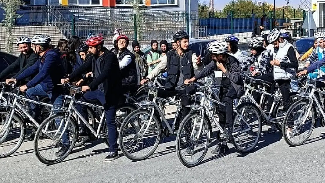 Öğrenciler madde bağımlılığına karşı pedal çevirdi