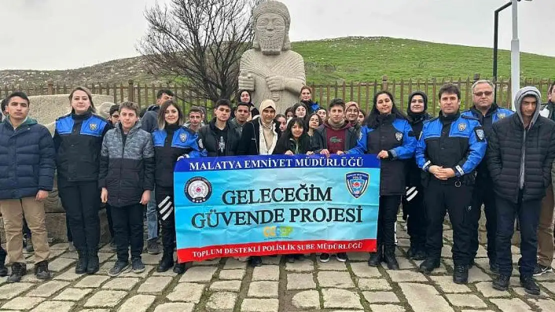 'Öğrenciler tarihi yerleri gezdi'