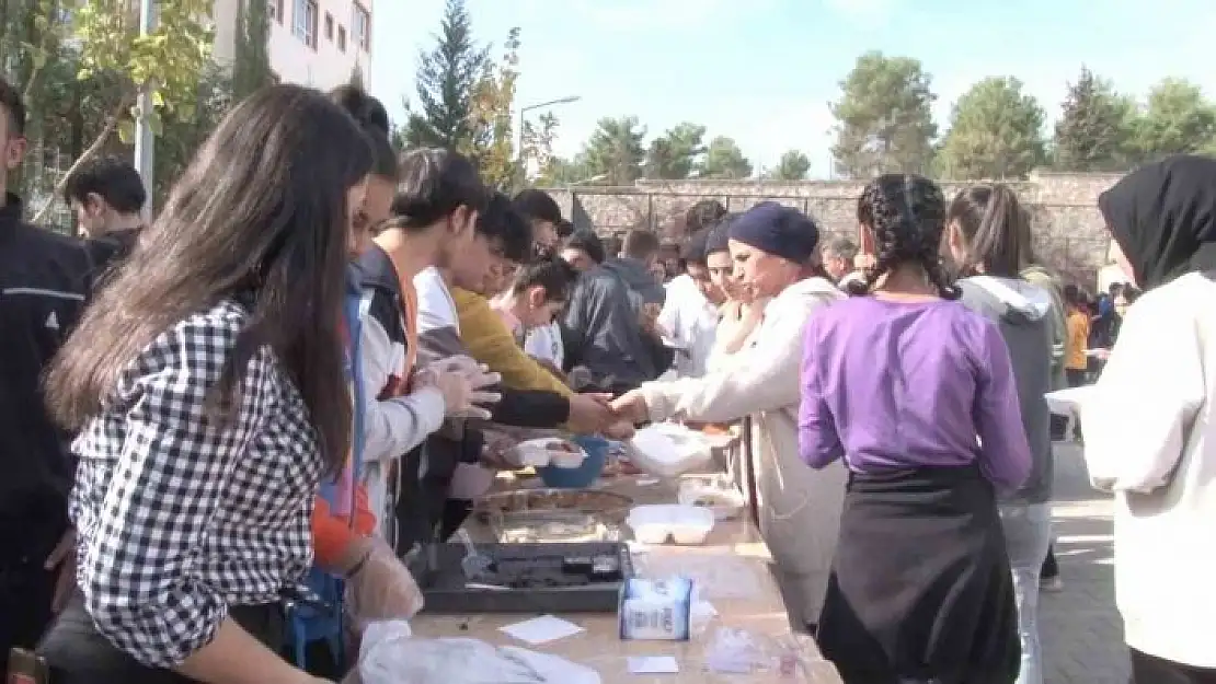 'Öğrenciler ve öğretmenlerden duyarlı davranış'