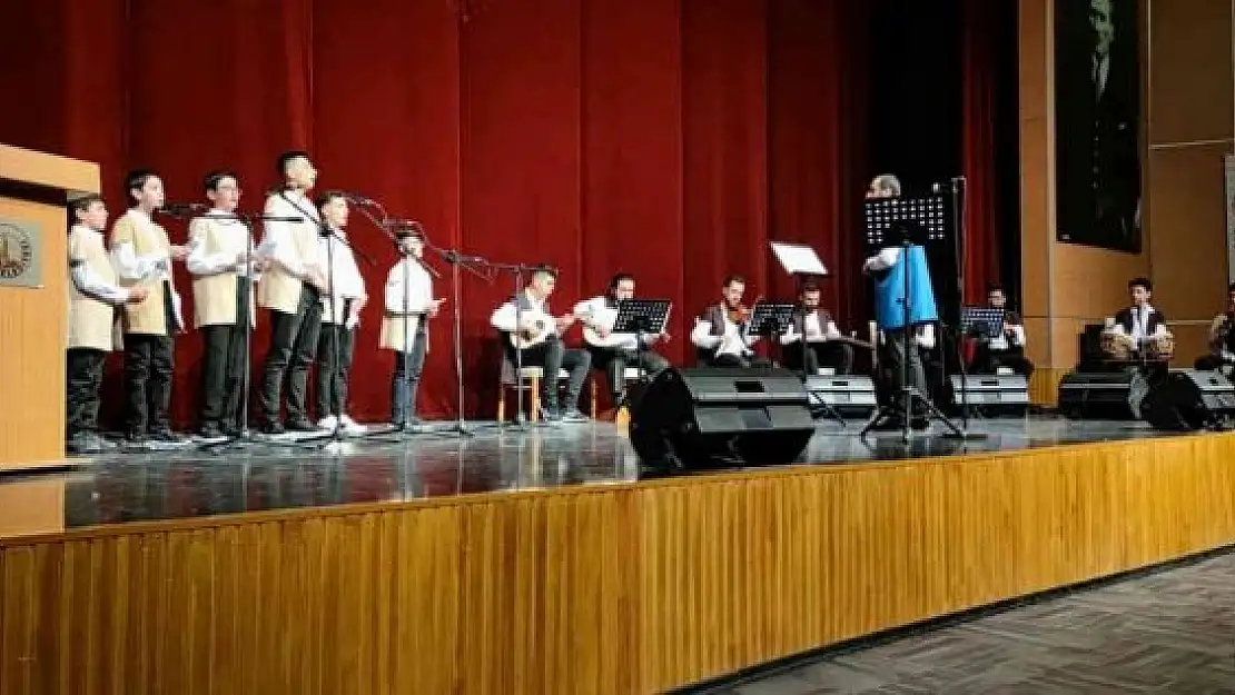 'Öğrencilerden ilahi konseri'