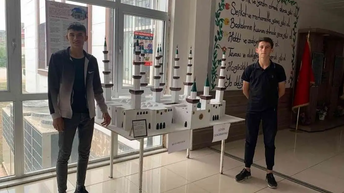 'Öğrencilerden Mescid-i Nebevi maketi'