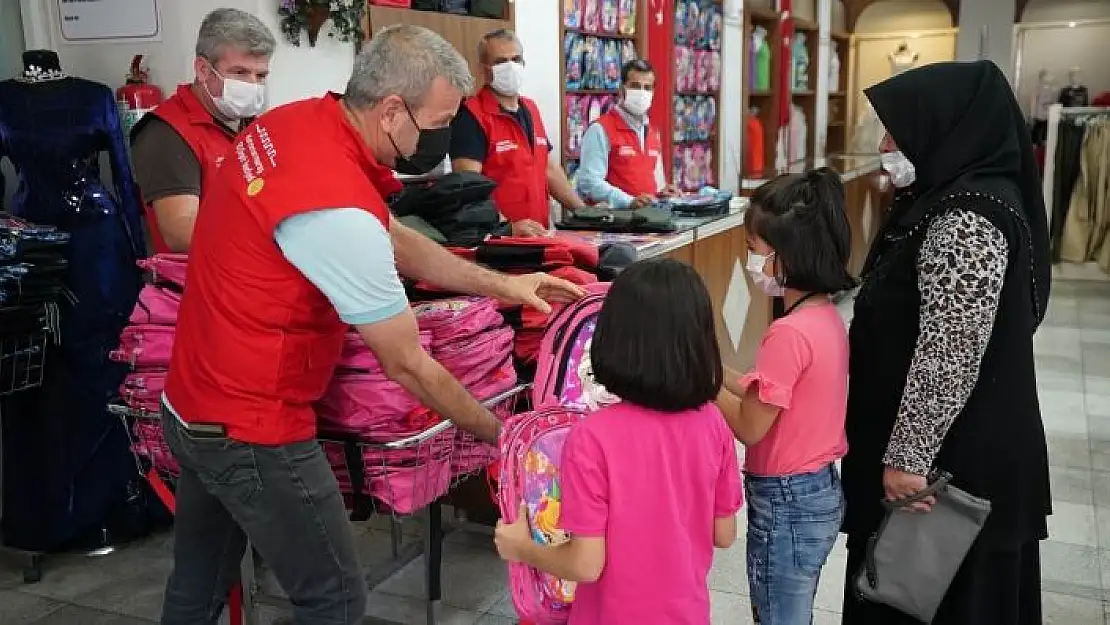 'Öğrencilere 46 bin parça kırtasiye yardımı'