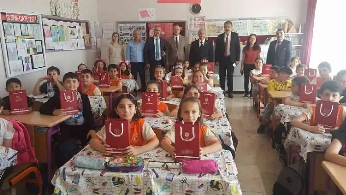 'Öğrencilere diş fırçası ve macunu dağıtıldı'