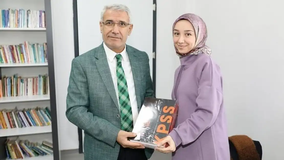 'Öğrencilere eğitim seti hediyesi'