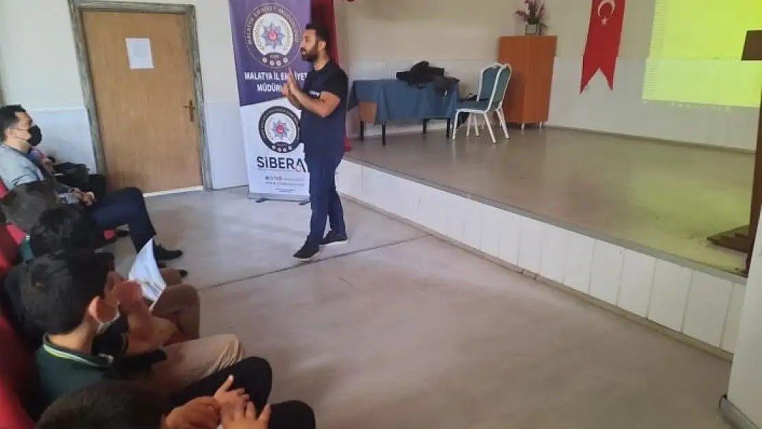 'Öğrencilere siber güvenlik eğitimi'