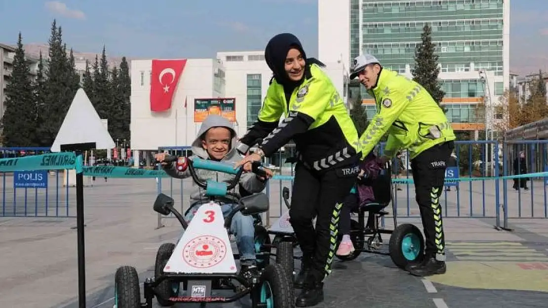 'Öğrencilere trafik kuralları anlatıldı'