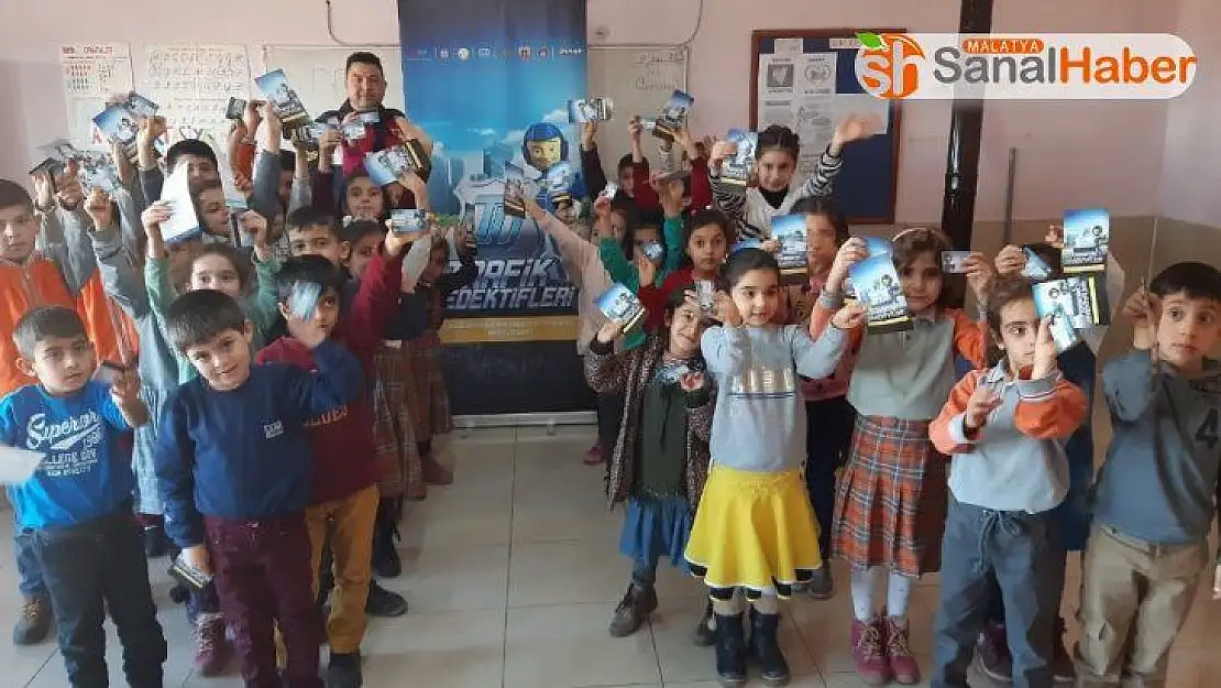 Öğrencilerin karnesini Jandarma verdi