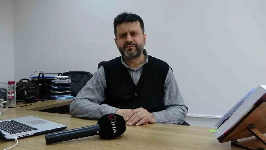 'Öğretim Üyesi Dr. Aydın, Sosyal medyanın yetiştirmiş olduğu bir nesil ile karşılaşabiliriz'