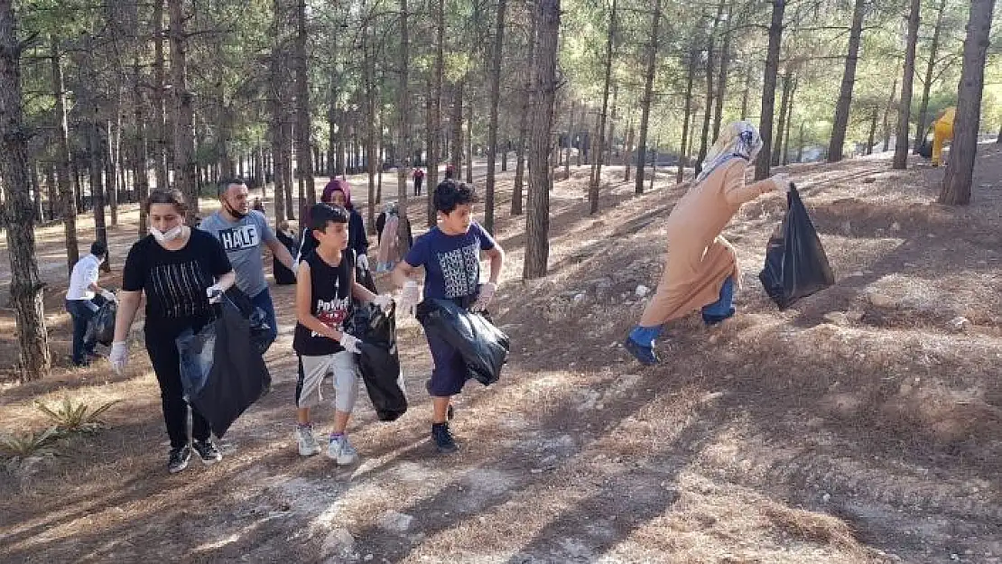 'Öğretmen, öğrenci ve veliler ormanda temizlik yaptı'