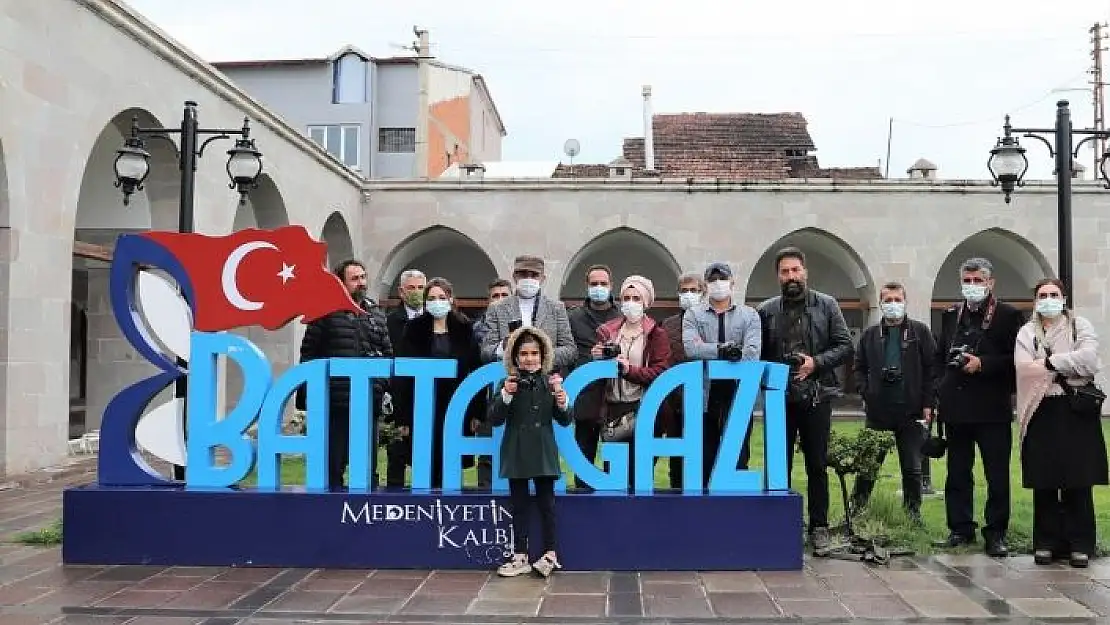 'Öğretmenler medeniyetin kalbi Battalgazi´yi fotoğrafladı'