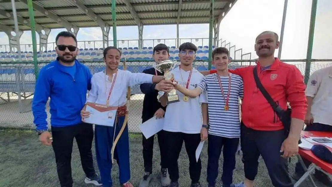 'Okul olarak okçuluk yarışmasında birinci oldular'