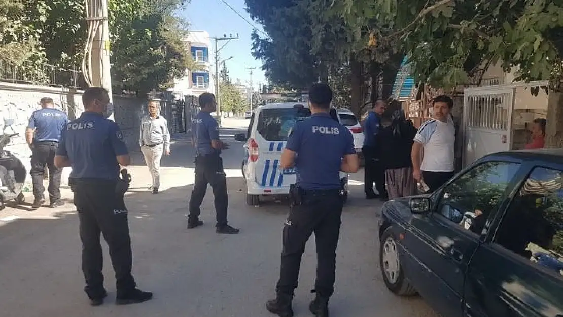 'Okuldan çıkan öğrenciyi dövüp kaçtılar'
