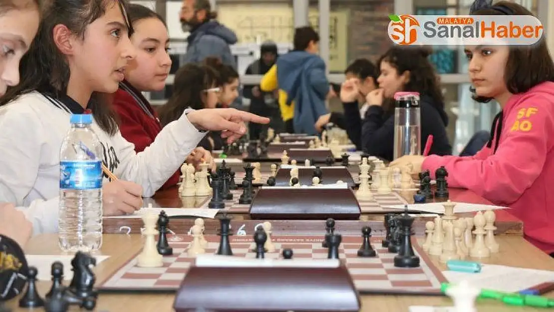 Okullar arası küçükler satranç sona erdi