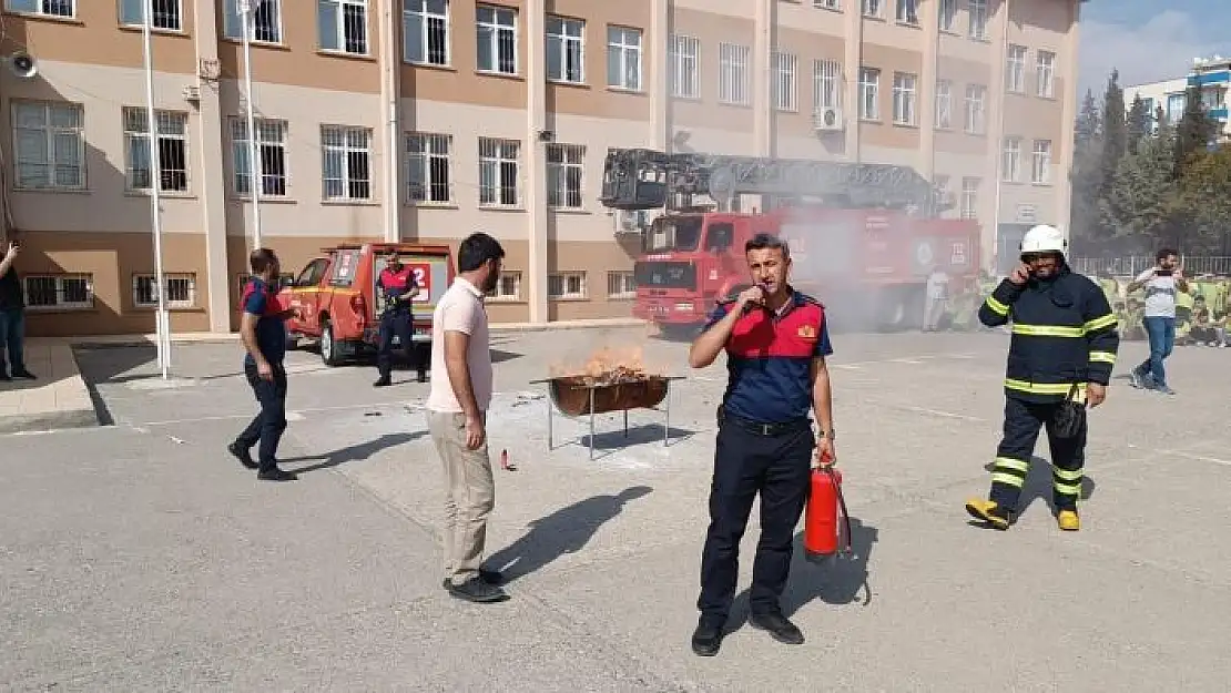 'Okullarda yangın tatbikatları sürüyor'