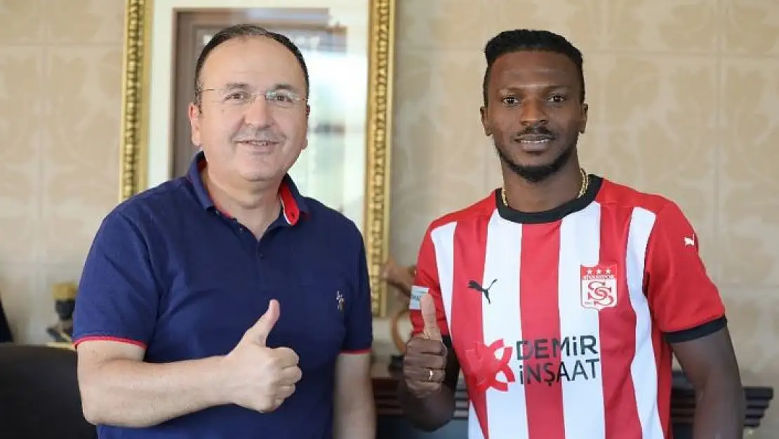 'Olarenwaju Kayode resmen Sivasspor´da'