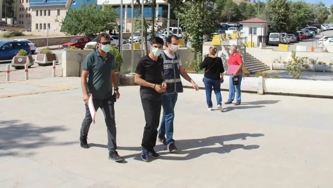 'Önce güvenlik kamerasına sonra  polise yakalanan hırsızlık şüphelisi tutuklandı'