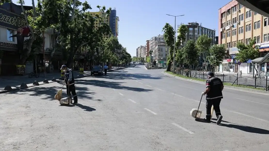 'Onlar evde kalanlar için mesaide'