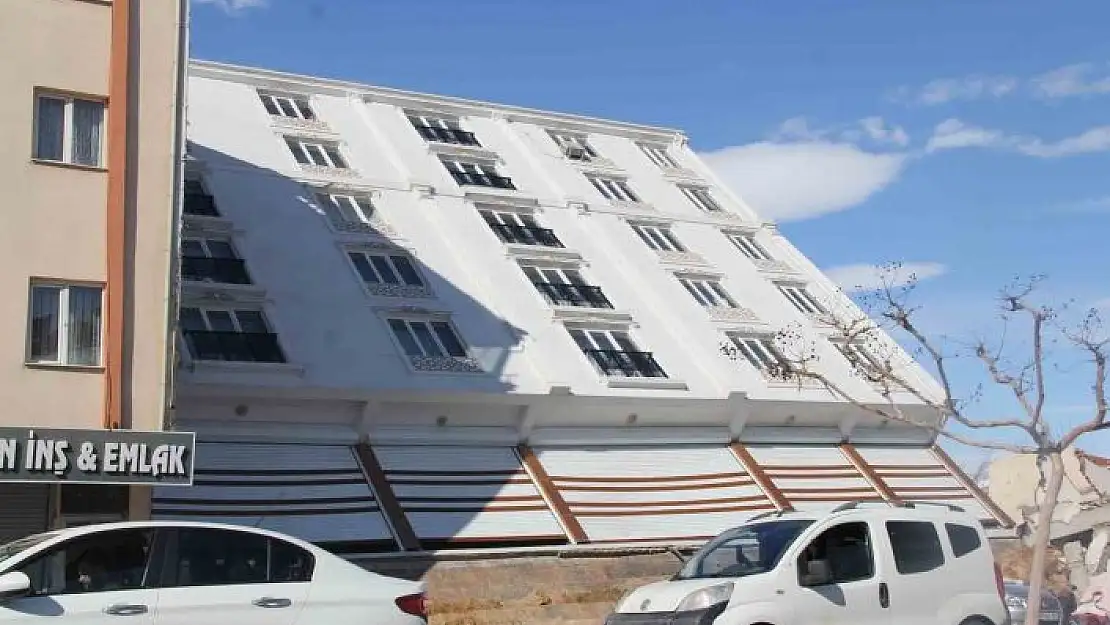 'Onlarca ev ve iş yerinin yıkıldığı Gölbaşı ilçesini İHA görüntüledi'